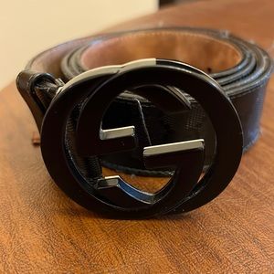 Men’s authentic Gucci black logo belt size 40
